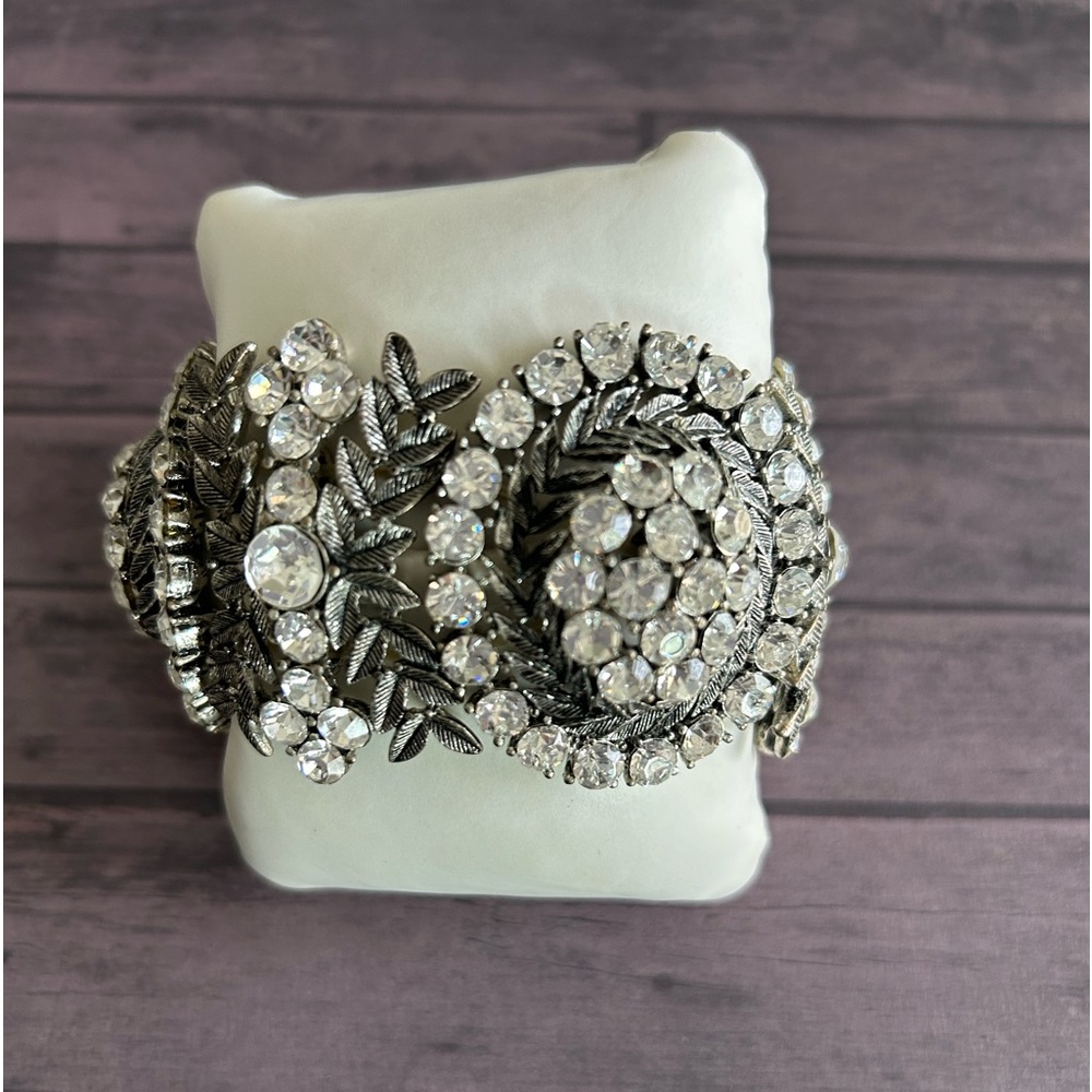 Silver and rhinestone bracelet adjustable